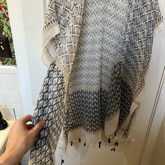 Alchemy Thread Boho Geometric Print Kimono Ruana - OS - Picture 3 of 9